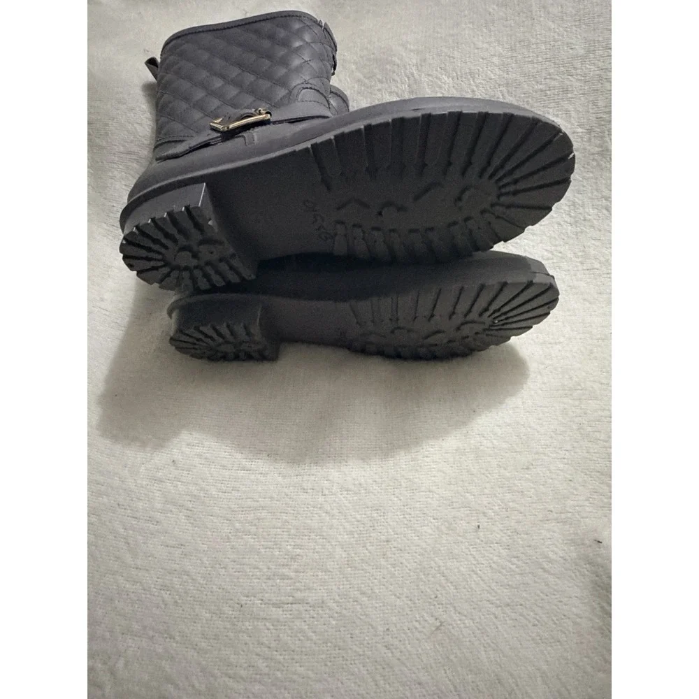 Capelli New York Quilted Rain Boots Womens 9 Black Rubber Buckle Mid Calf